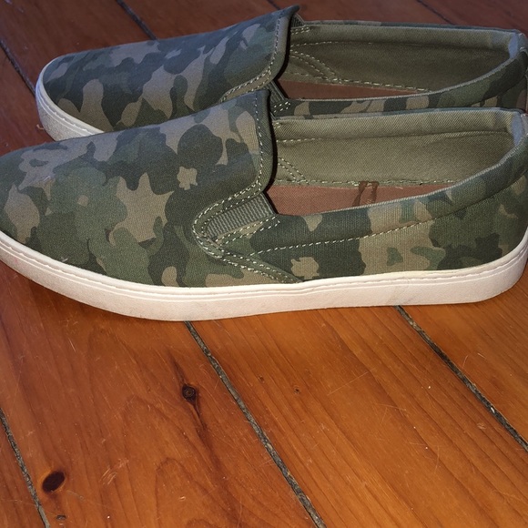 Women’s slip-on boat shoes, size 8 - Picture 3 of 6